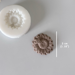 Mini Arı Detaylı Papatya Silikon Kalıp – 3 cm