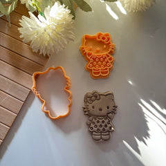Elbiseli Hello Kitty Kurabiye Kalıbı